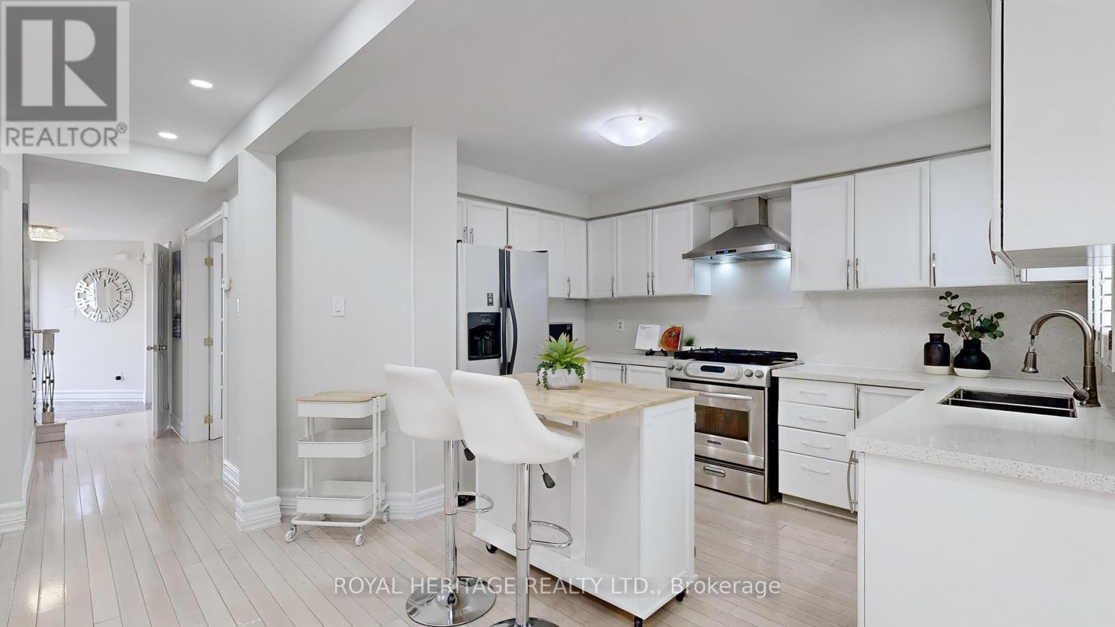












20 REED DRIVE

,
Ajax (Central),




Ontario
L1S5S3


