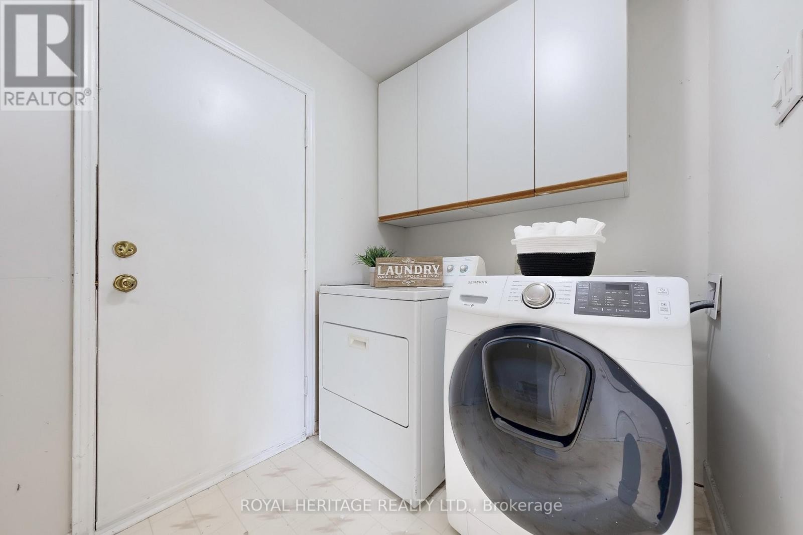 












20 REED DRIVE

,
Ajax (Central),




Ontario
L1S5S3

