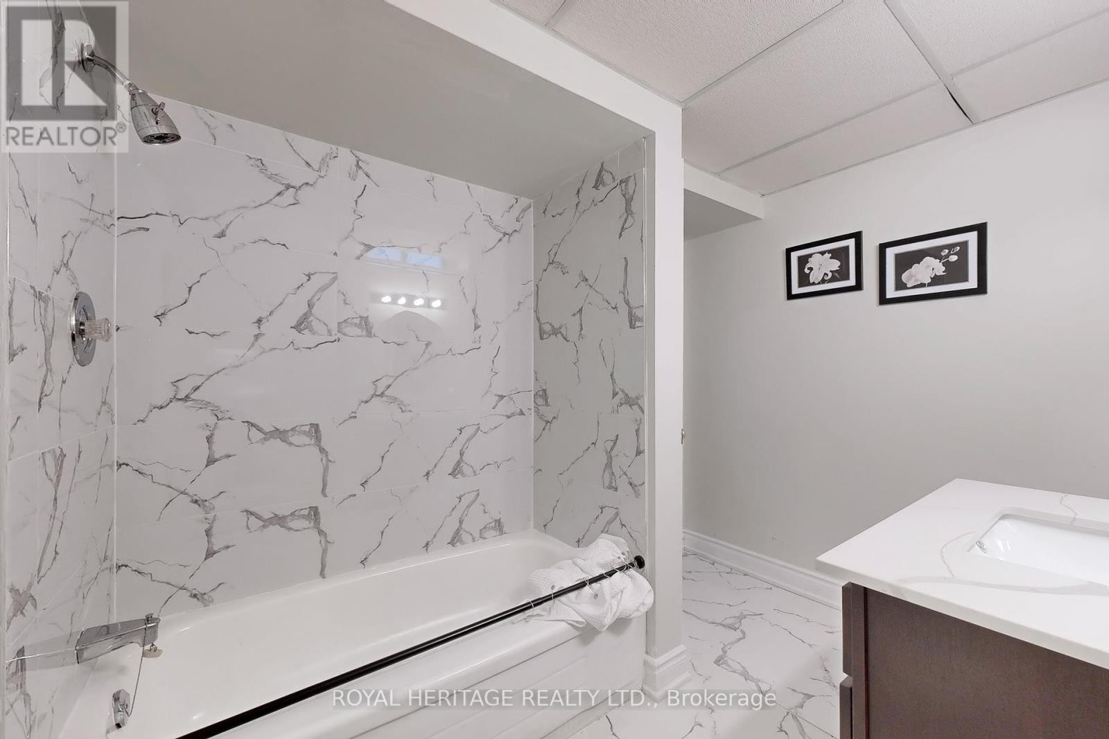 












20 REED DRIVE

,
Ajax (Central),




Ontario
L1S5S3

