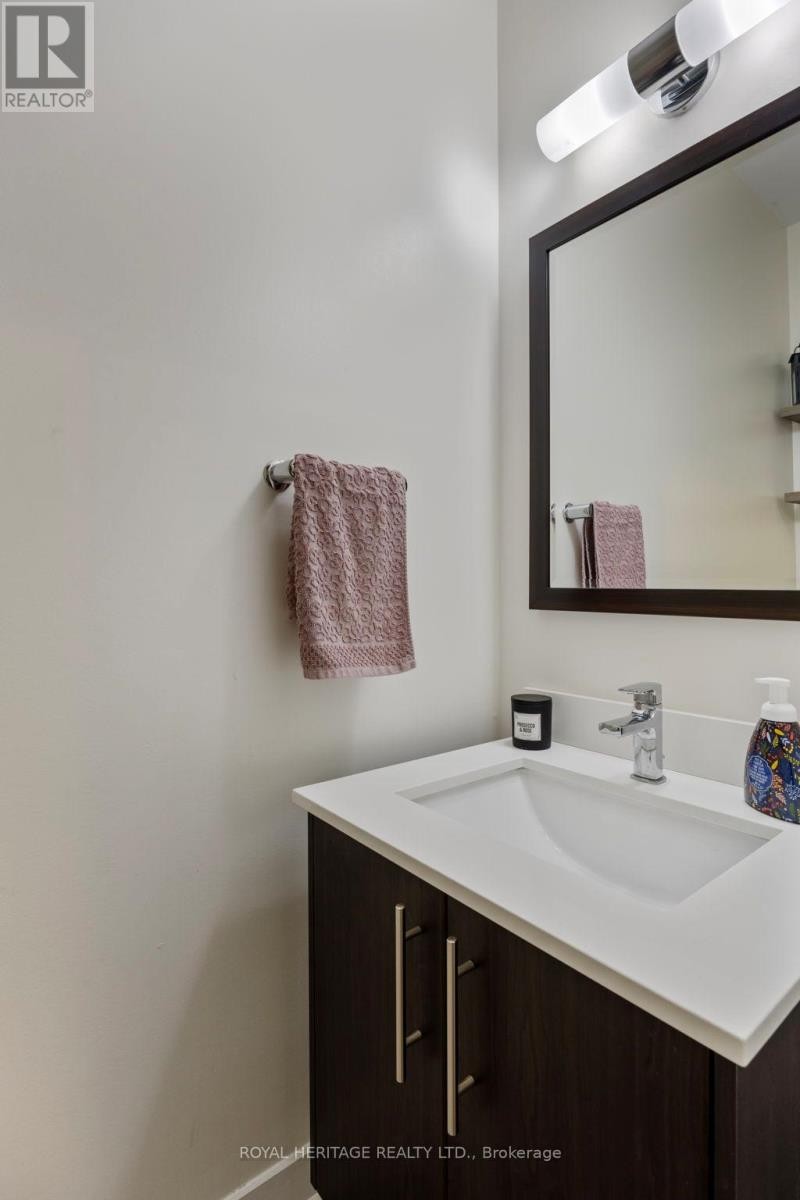 












69 BARRISTER AVENUE

,
Whitby (Pringle Creek),




Ontario
L1R0N3

