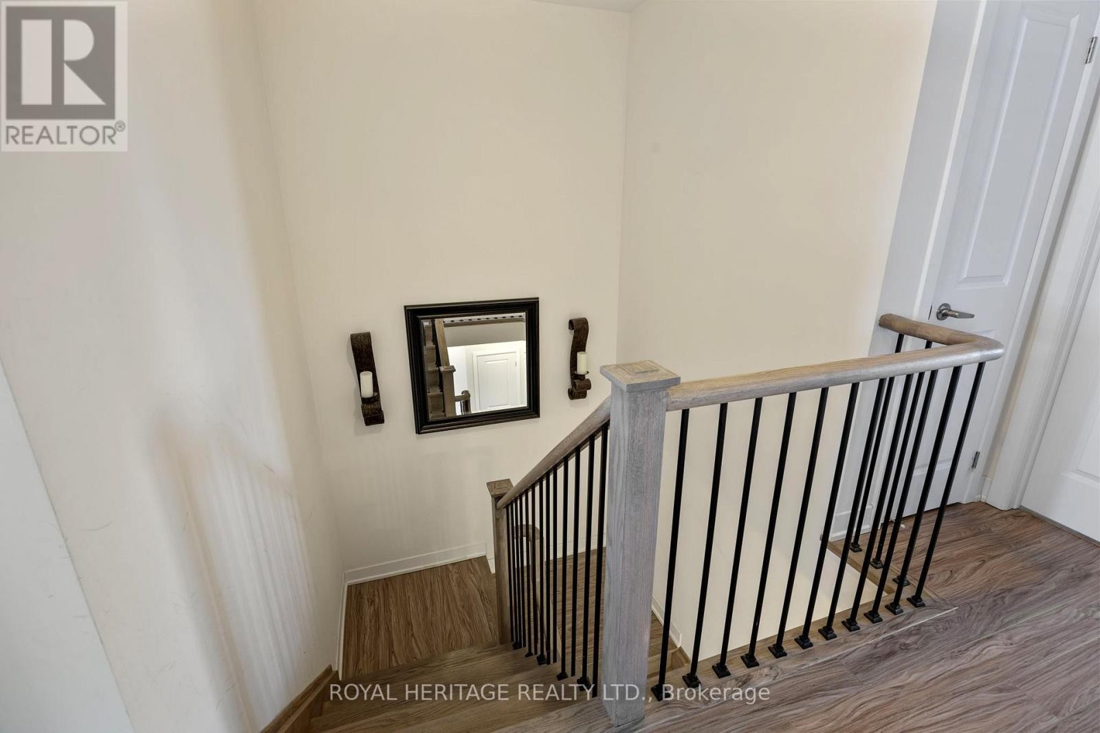 












69 BARRISTER AVENUE

,
Whitby (Pringle Creek),




Ontario
L1R0N3

