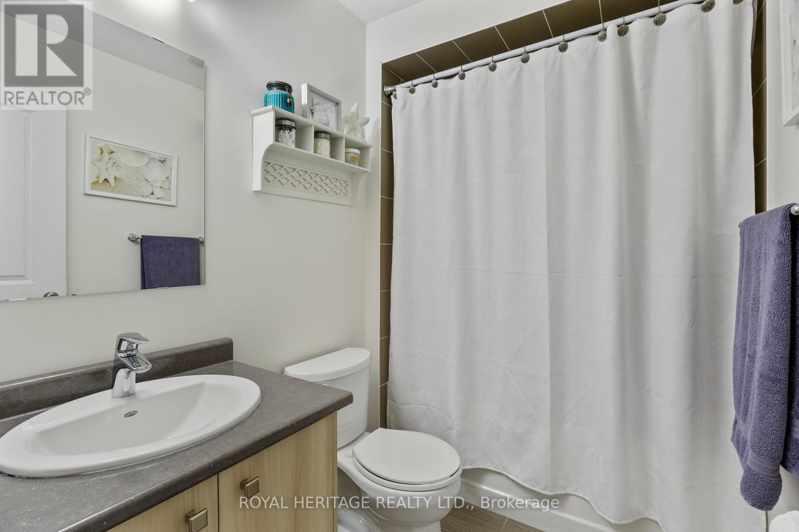 












69 BARRISTER AVENUE

,
Whitby (Pringle Creek),




Ontario
L1R0N3

