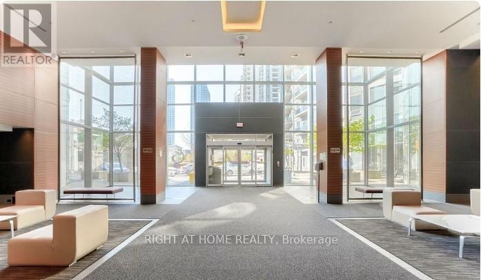 












3703 - 125 VILLAGE GREEN SQUARE

,
Toronto (Agincourt South-Malvern West),




Ontario
M1S0G3

