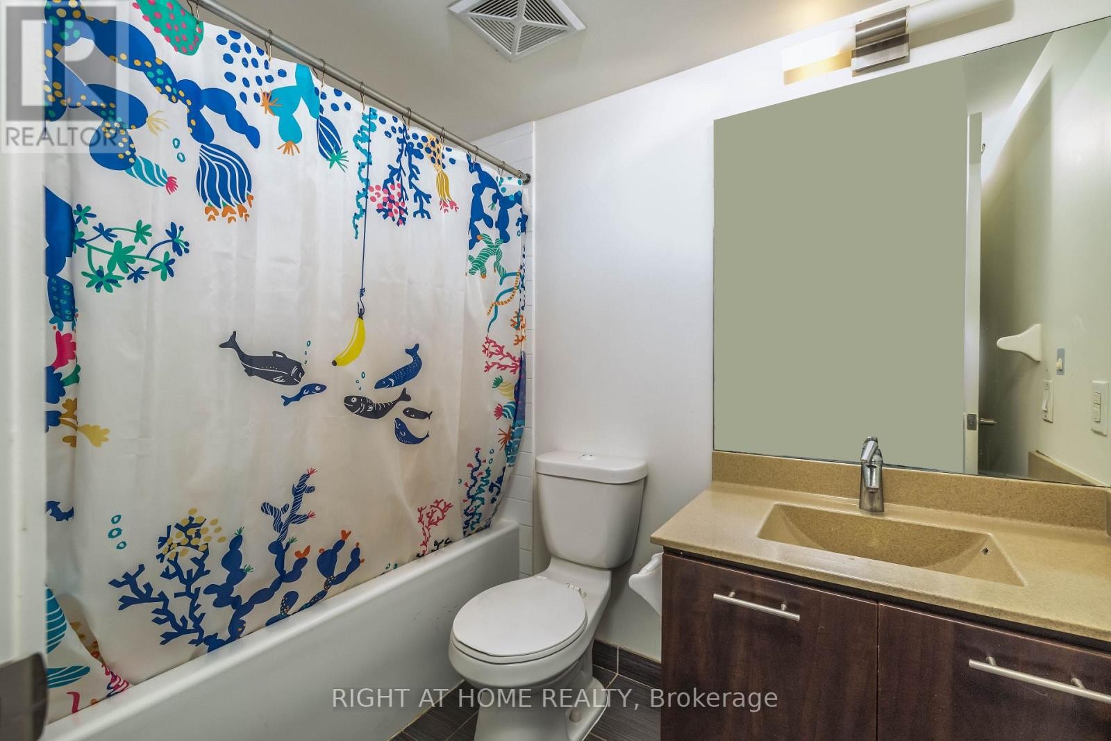 












3703 - 125 VILLAGE GREEN SQUARE

,
Toronto (Agincourt South-Malvern West),




Ontario
M1S0G3


