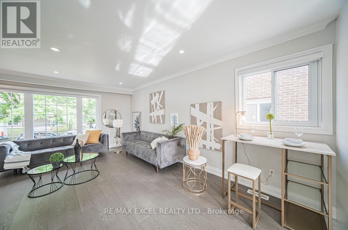 












106 ALEXMUIR BOULEVARD

,
Toronto (Agincourt North),




Ontario
M1V1H4

