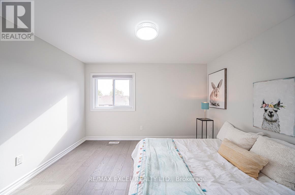 












106 ALEXMUIR BOULEVARD

,
Toronto (Agincourt North),




Ontario
M1V1H4

