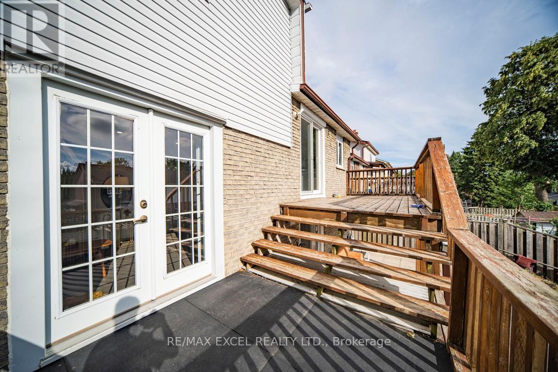 












106 ALEXMUIR BOULEVARD

,
Toronto (Agincourt North),




Ontario
M1V1H4

