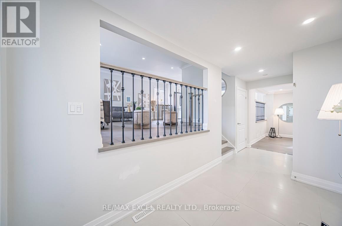 












106 ALEXMUIR BOULEVARD

,
Toronto (Agincourt North),




Ontario
M1V1H4


