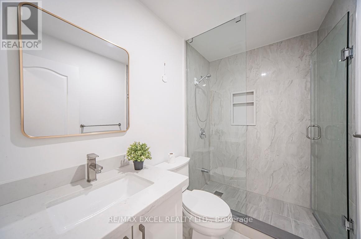












106 ALEXMUIR BOULEVARD

,
Toronto (Agincourt North),




Ontario
M1V1H4

