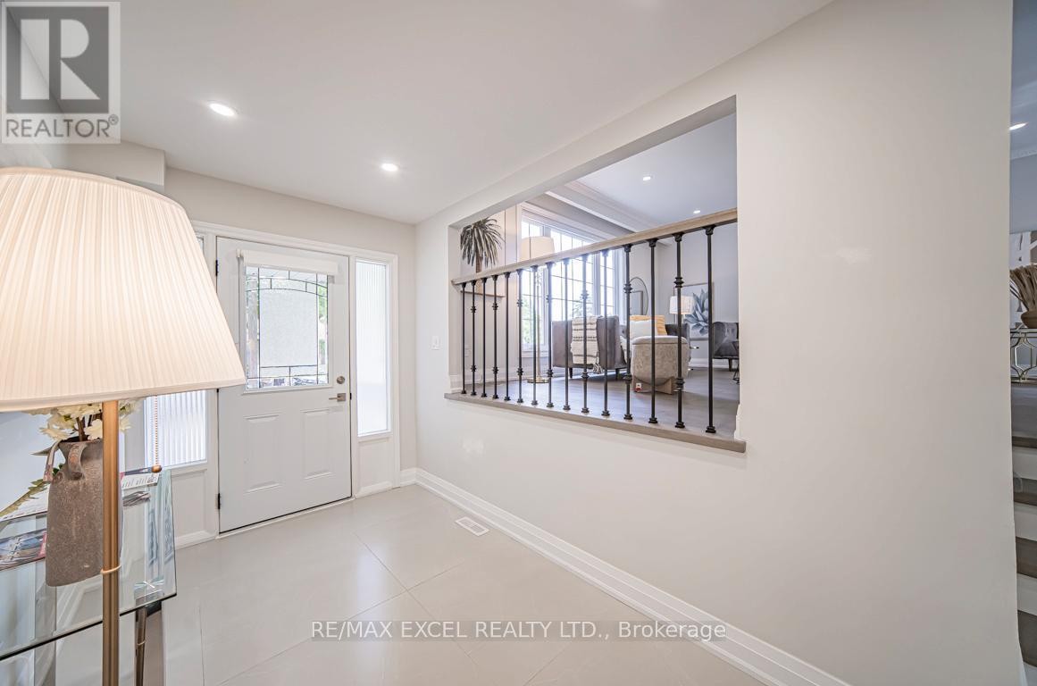 












106 ALEXMUIR BOULEVARD

,
Toronto (Agincourt North),




Ontario
M1V1H4

