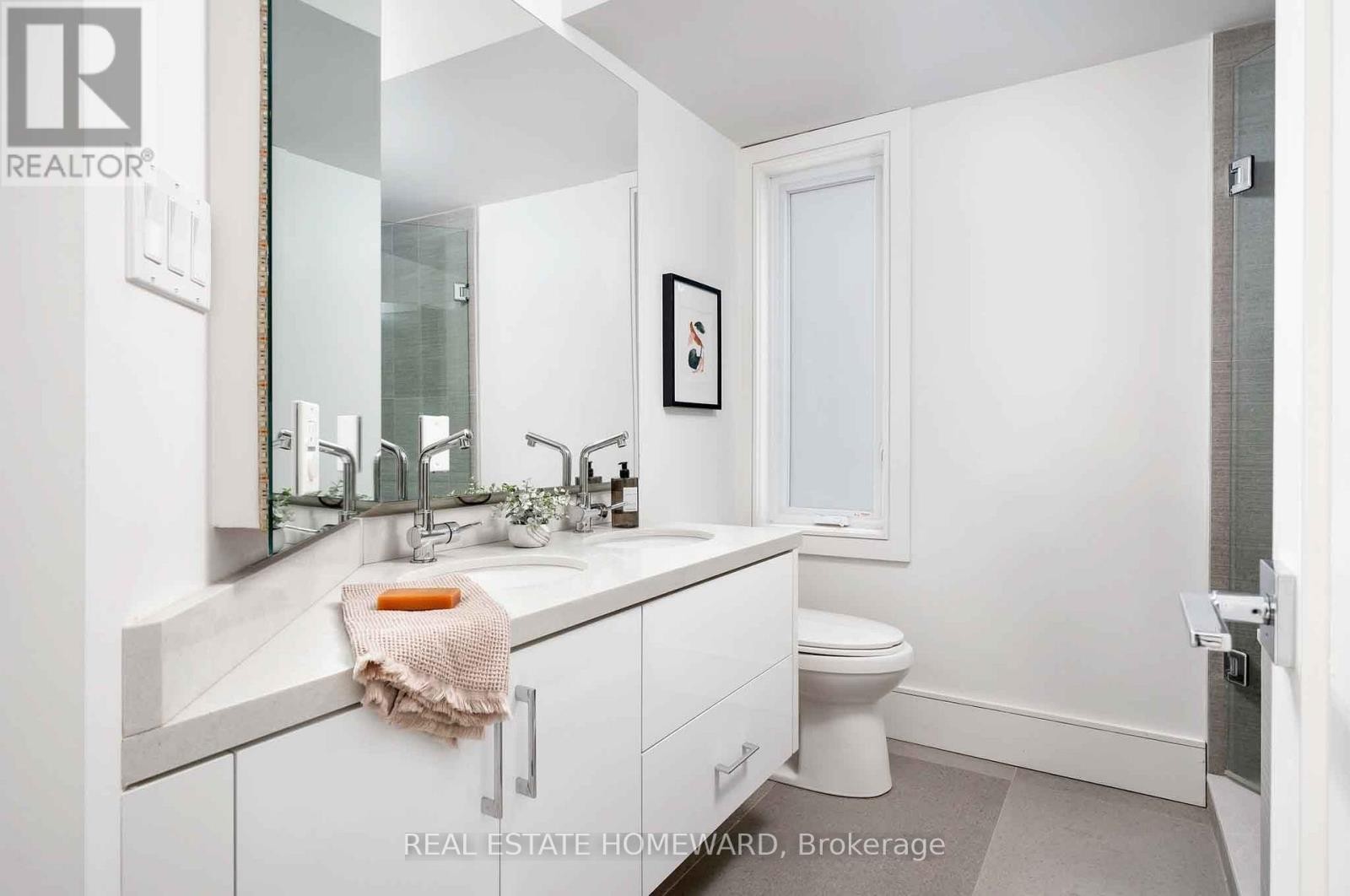 












111 BOSTON AVENUE

,
Toronto (South Riverdale),




Ontario
M4M2T8

