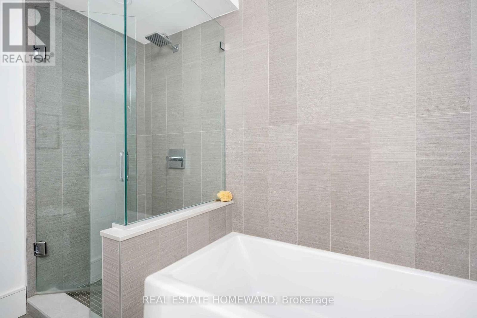 












111 BOSTON AVENUE

,
Toronto (South Riverdale),




Ontario
M4M2T8

