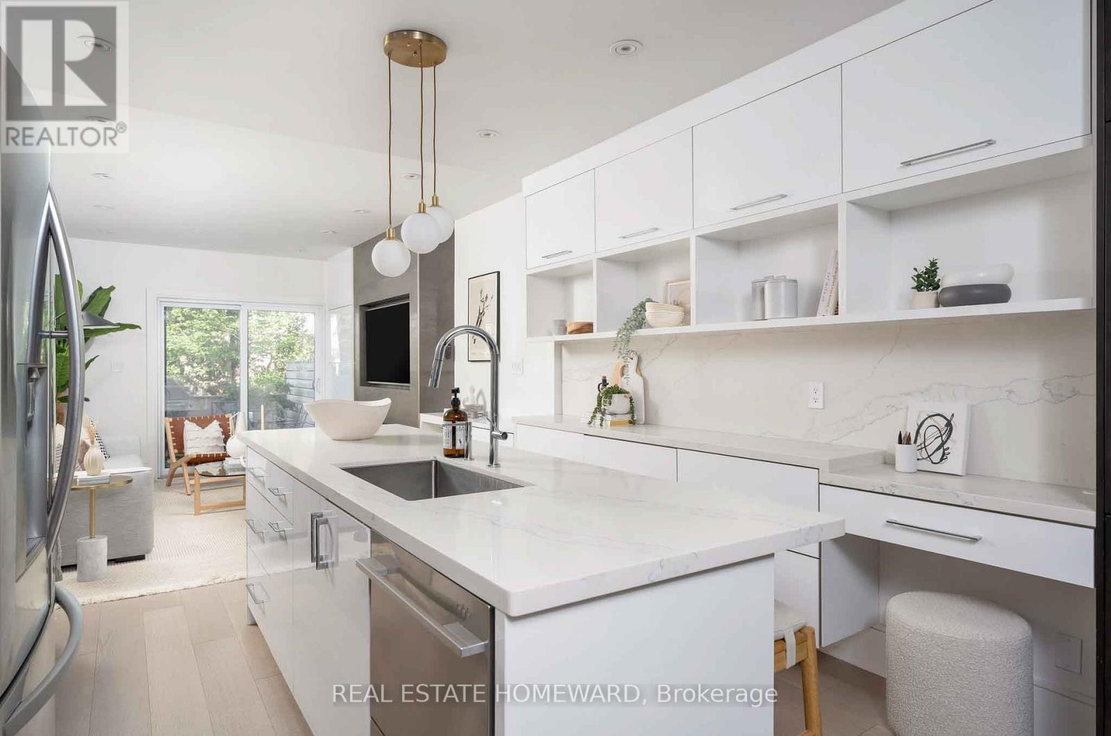 












111 BOSTON AVENUE

,
Toronto (South Riverdale),




Ontario
M4M2T8

