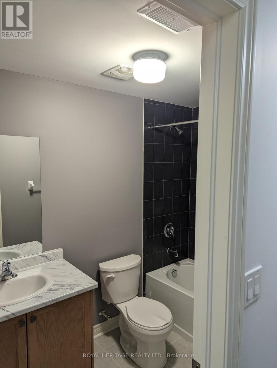 












676 FLEETWOOD DRIVE W

,
Oshawa (Eastdale),




Ontario
L1K1A4

