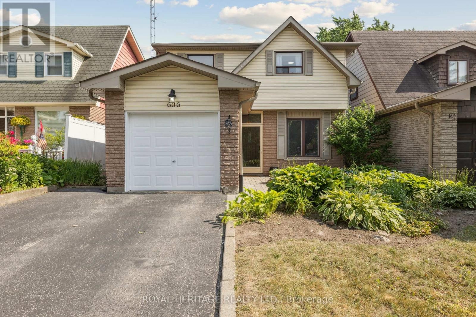 












606 STONEBRIDGE LANE

,
Pickering (West Shore),




Ontario
L1W3B3

