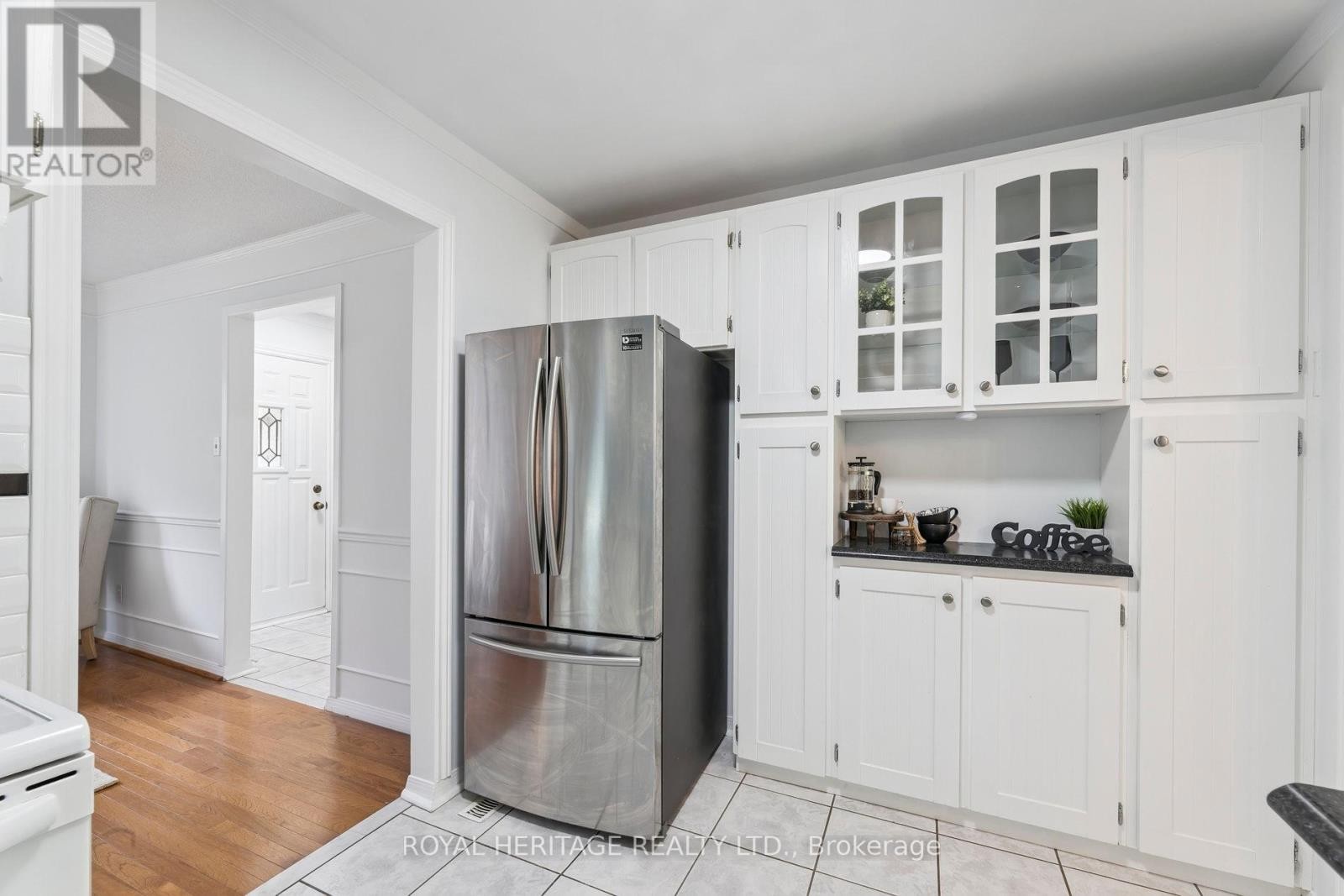 












606 STONEBRIDGE LANE

,
Pickering (West Shore),




Ontario
L1W3B3

