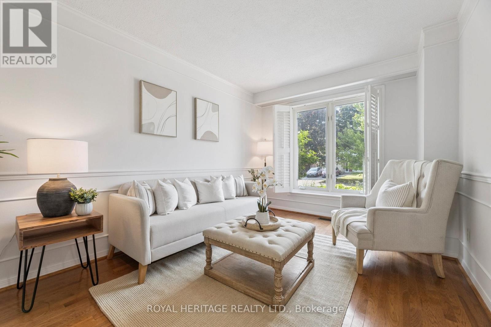 












606 STONEBRIDGE LANE

,
Pickering (West Shore),




Ontario
L1W3B3

