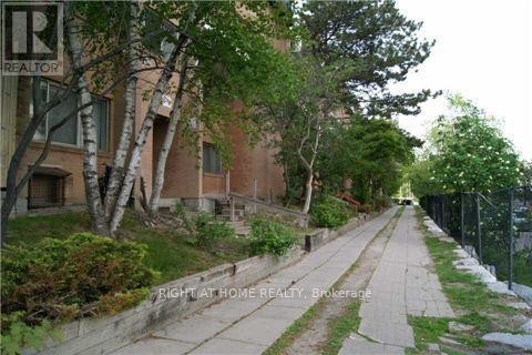 












1013 - 100 MORNELLE COURT N

,
Toronto (Morningside),




Ontario
M1E4X2

