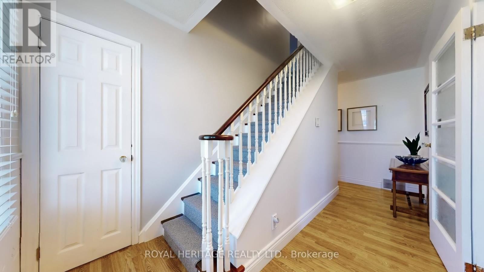












11 DURHAM STREET

,
Whitby (Brooklin),




Ontario
L1M1A5

