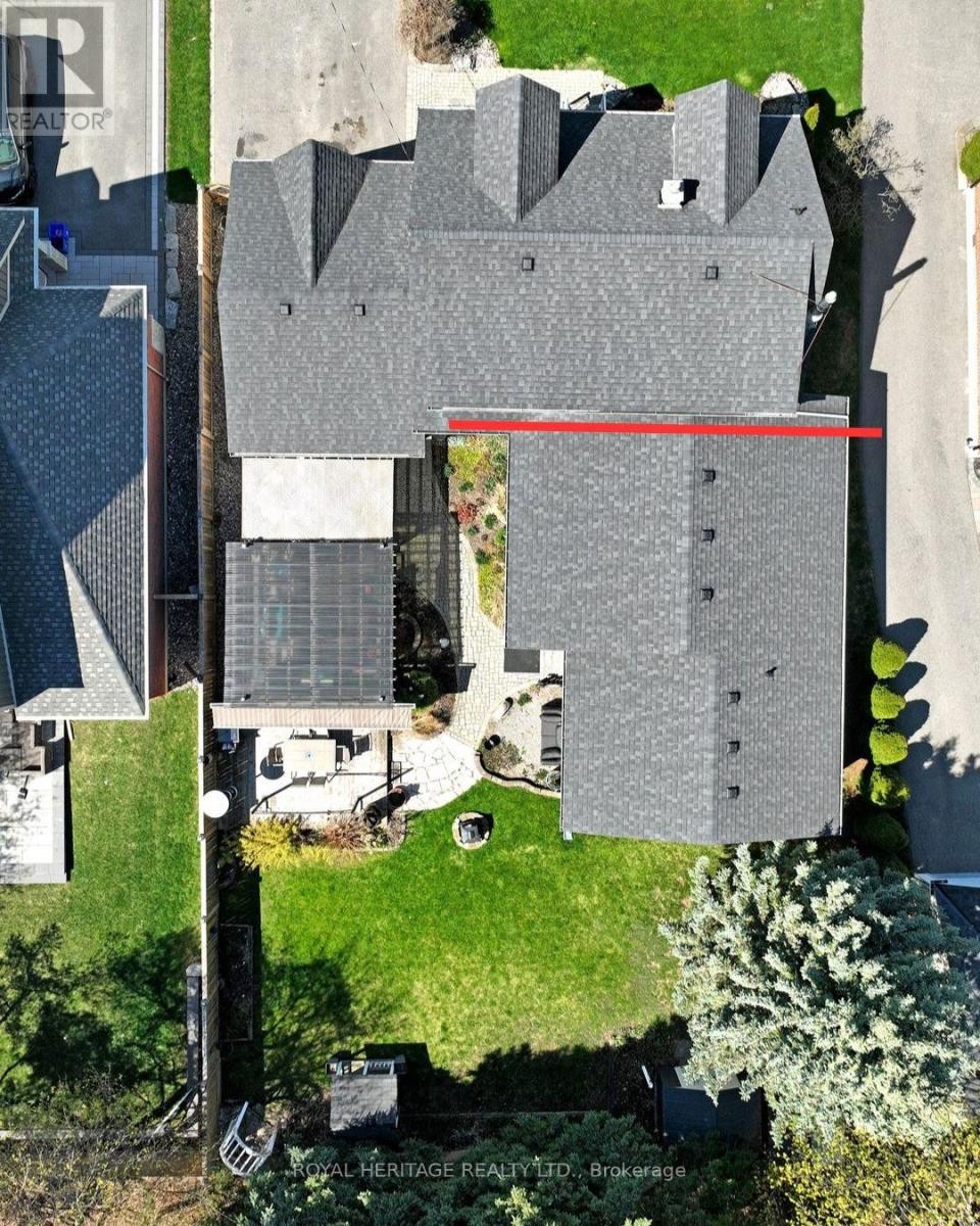 












11 DURHAM STREET

,
Whitby (Brooklin),




Ontario
L1M1A5

