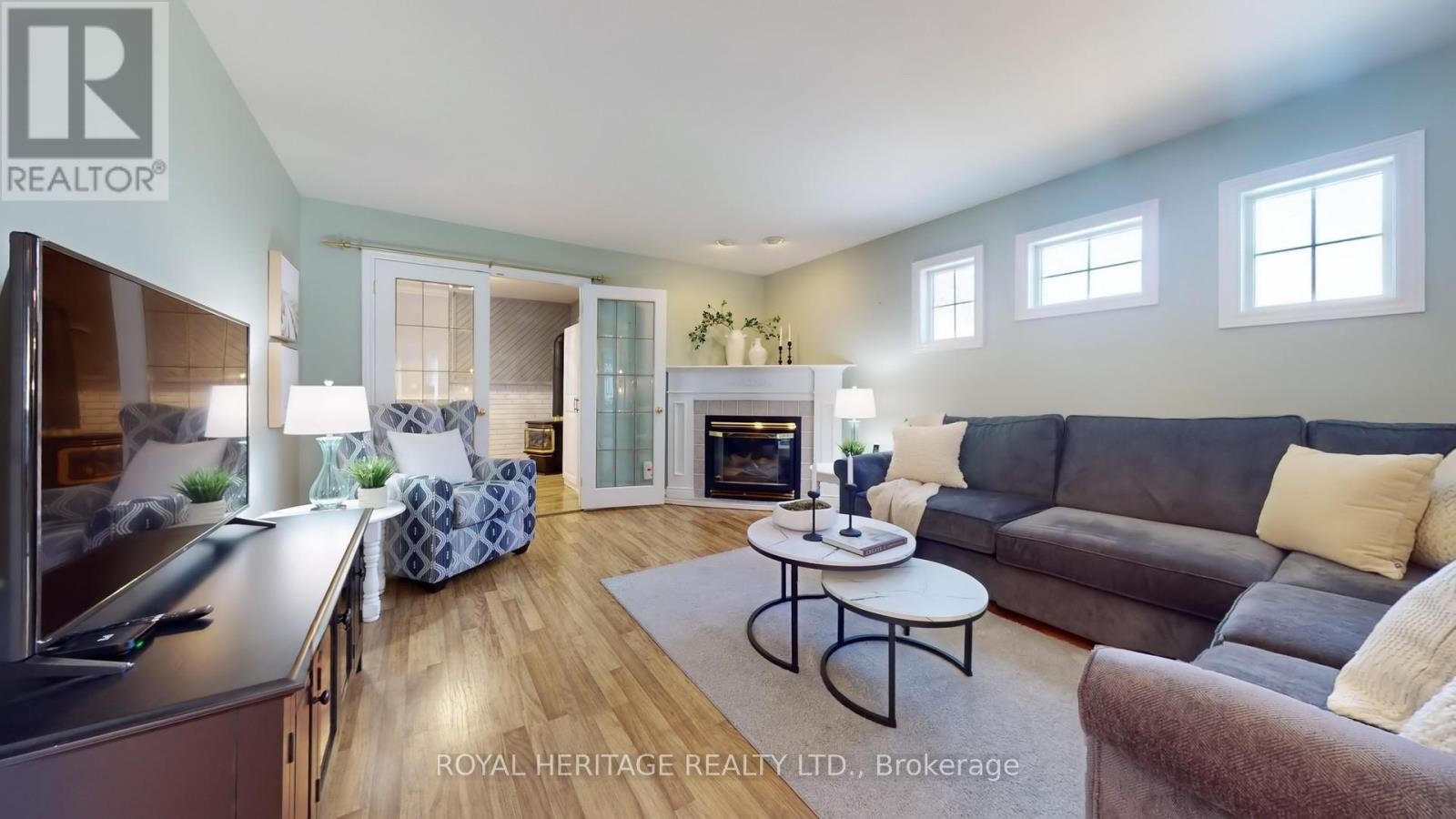 












11 DURHAM STREET

,
Whitby (Brooklin),




Ontario
L1M1A5

