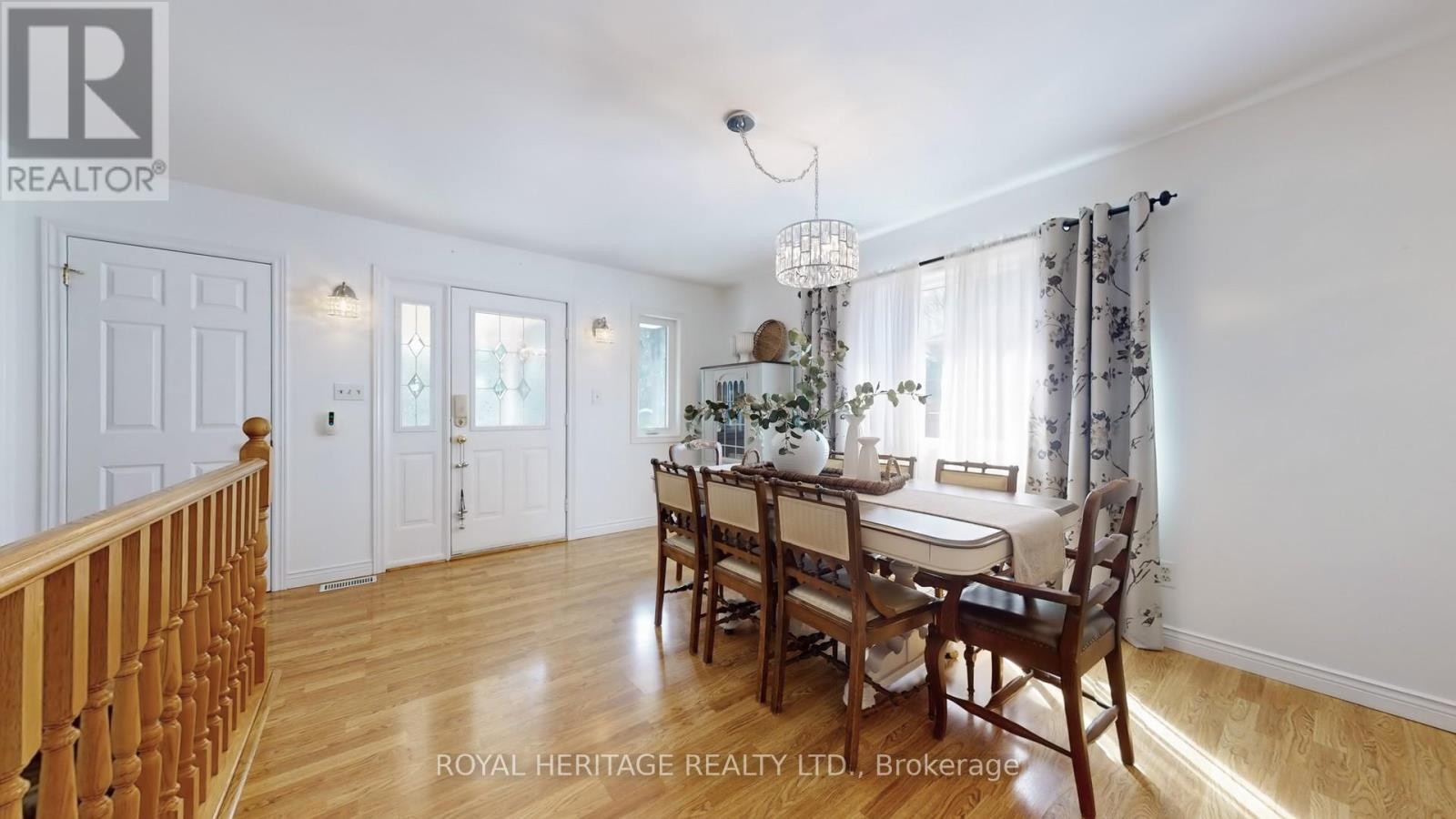 












11 DURHAM STREET

,
Whitby (Brooklin),




Ontario
L1M1A5

