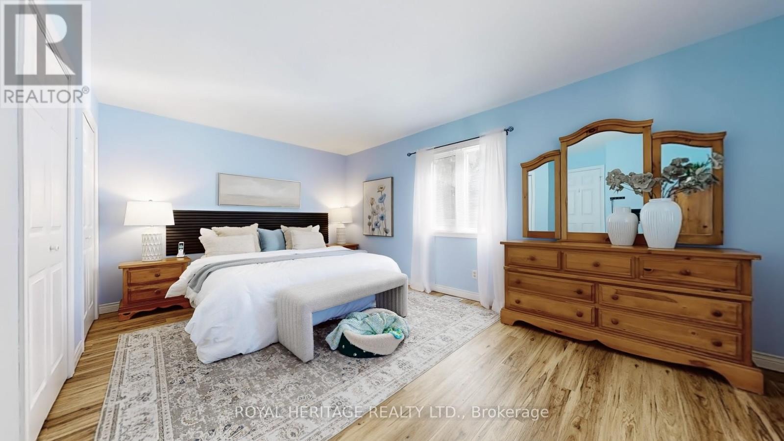 












11 DURHAM STREET

,
Whitby (Brooklin),




Ontario
L1M1A5

