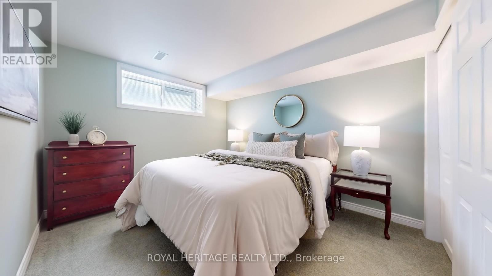 












11 DURHAM STREET

,
Whitby (Brooklin),




Ontario
L1M1A5

