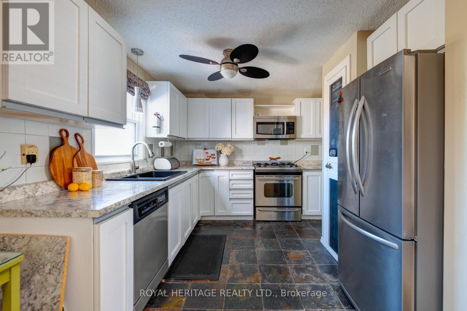 












46 WILMOT TRAIL

,
Clarington (Newcastle),




Ontario
L1B1B8


