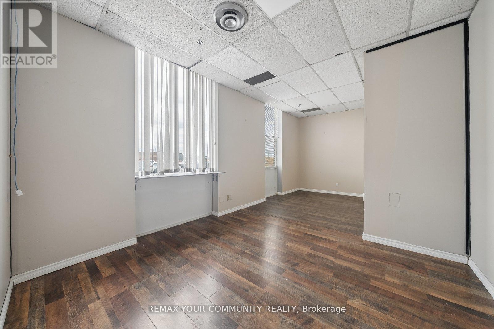 












UNITS A-J - 105 CONSUMERS DRIVE

,
Whitby (Whitby Industrial),




Ontario
L1N1C4

