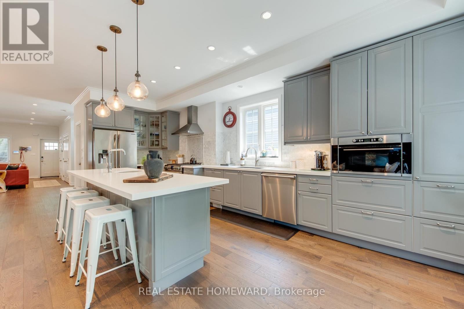 












52 HAREWOOD AVENUE

,
Toronto (Cliffcrest),




Ontario
M1M2R3

