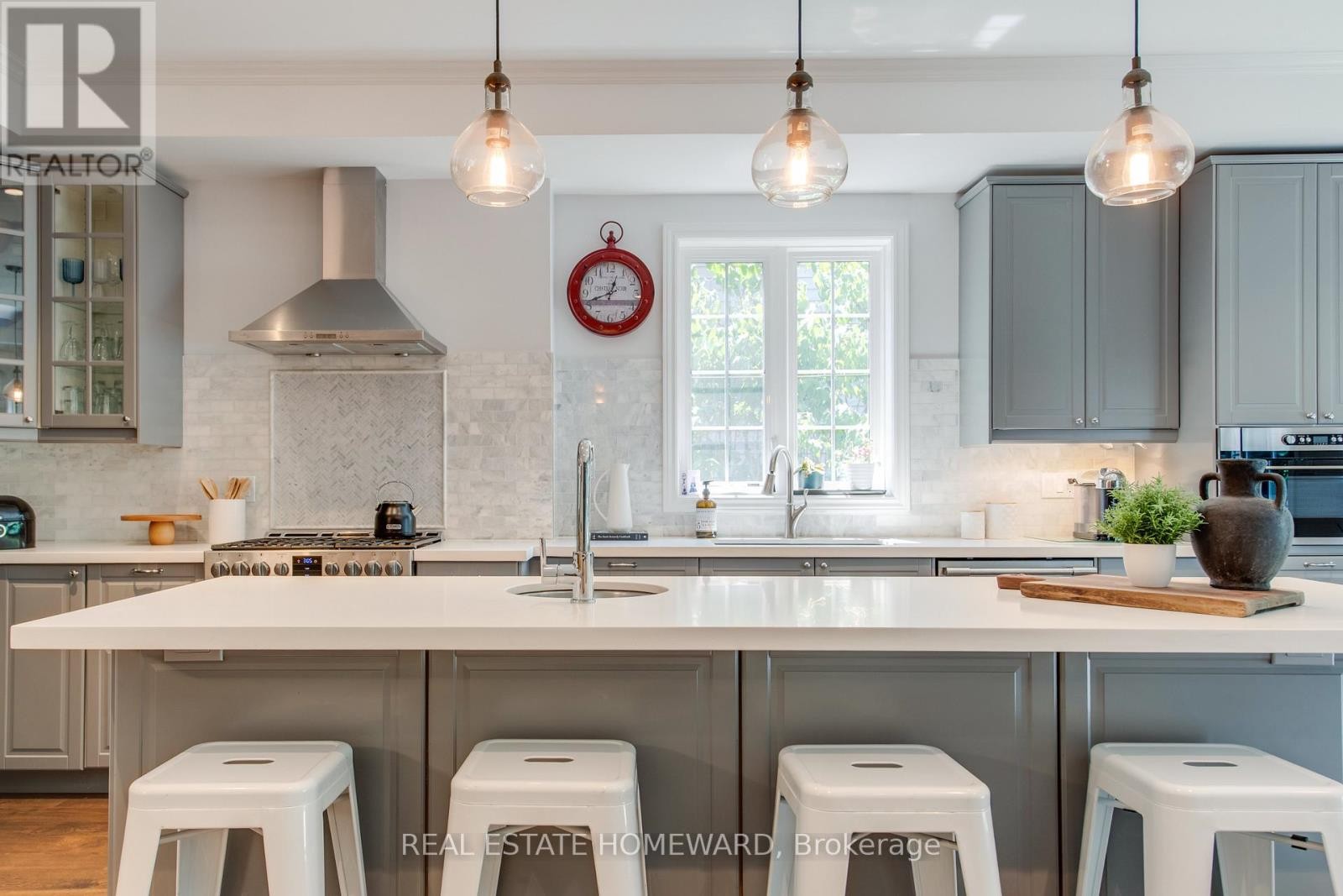 












52 HAREWOOD AVENUE

,
Toronto (Cliffcrest),




Ontario
M1M2R3

