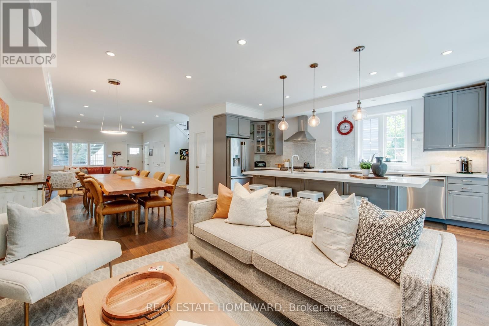 












52 HAREWOOD AVENUE

,
Toronto (Cliffcrest),




Ontario
M1M2R3

