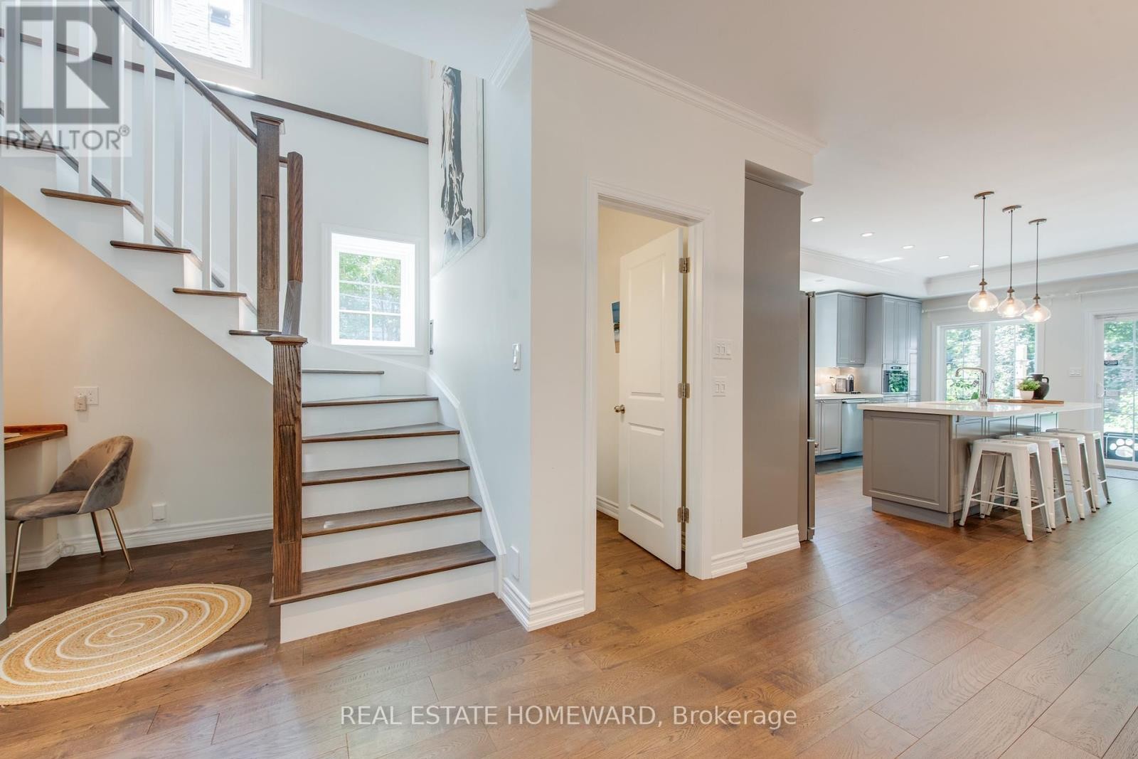 












52 HAREWOOD AVENUE

,
Toronto (Cliffcrest),




Ontario
M1M2R3

