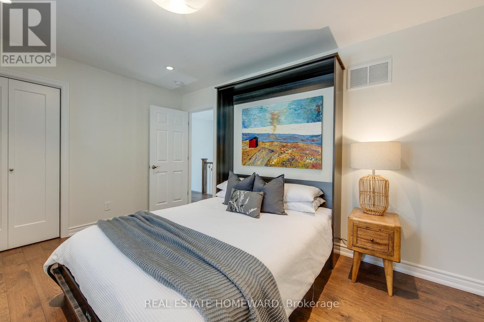 












52 HAREWOOD AVENUE

,
Toronto (Cliffcrest),




Ontario
M1M2R3

