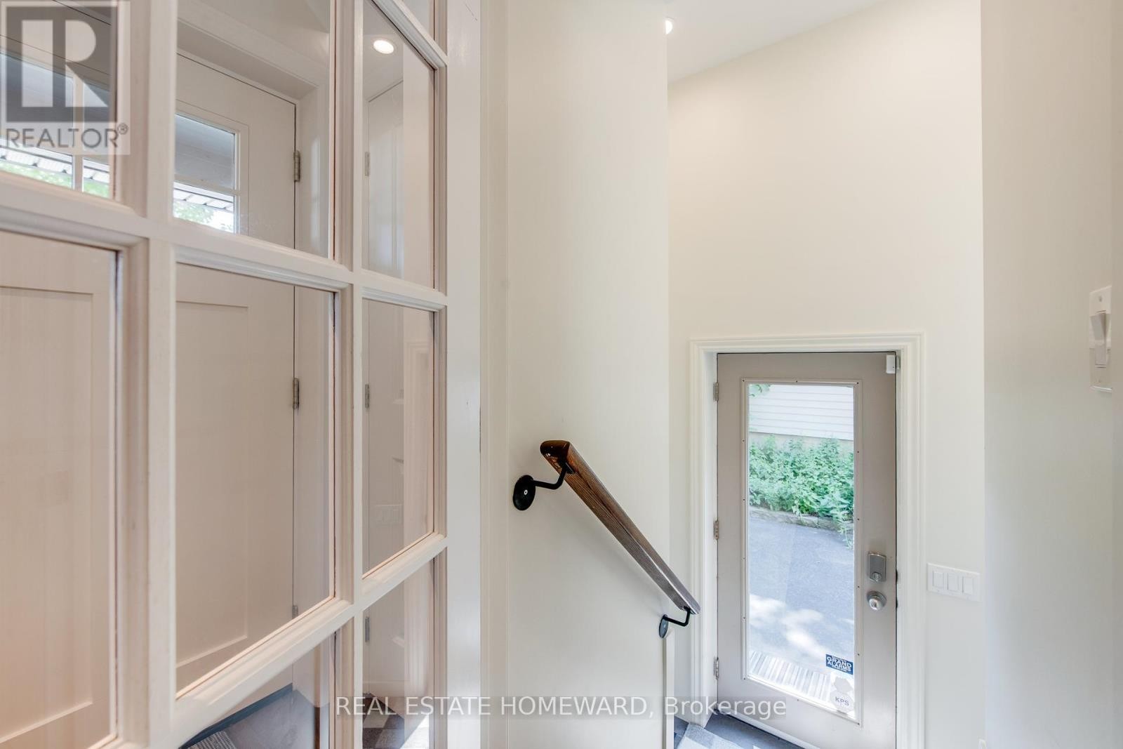 












52 HAREWOOD AVENUE

,
Toronto (Cliffcrest),




Ontario
M1M2R3

