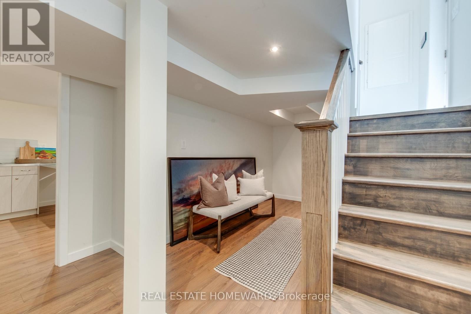












52 HAREWOOD AVENUE

,
Toronto (Cliffcrest),




Ontario
M1M2R3

