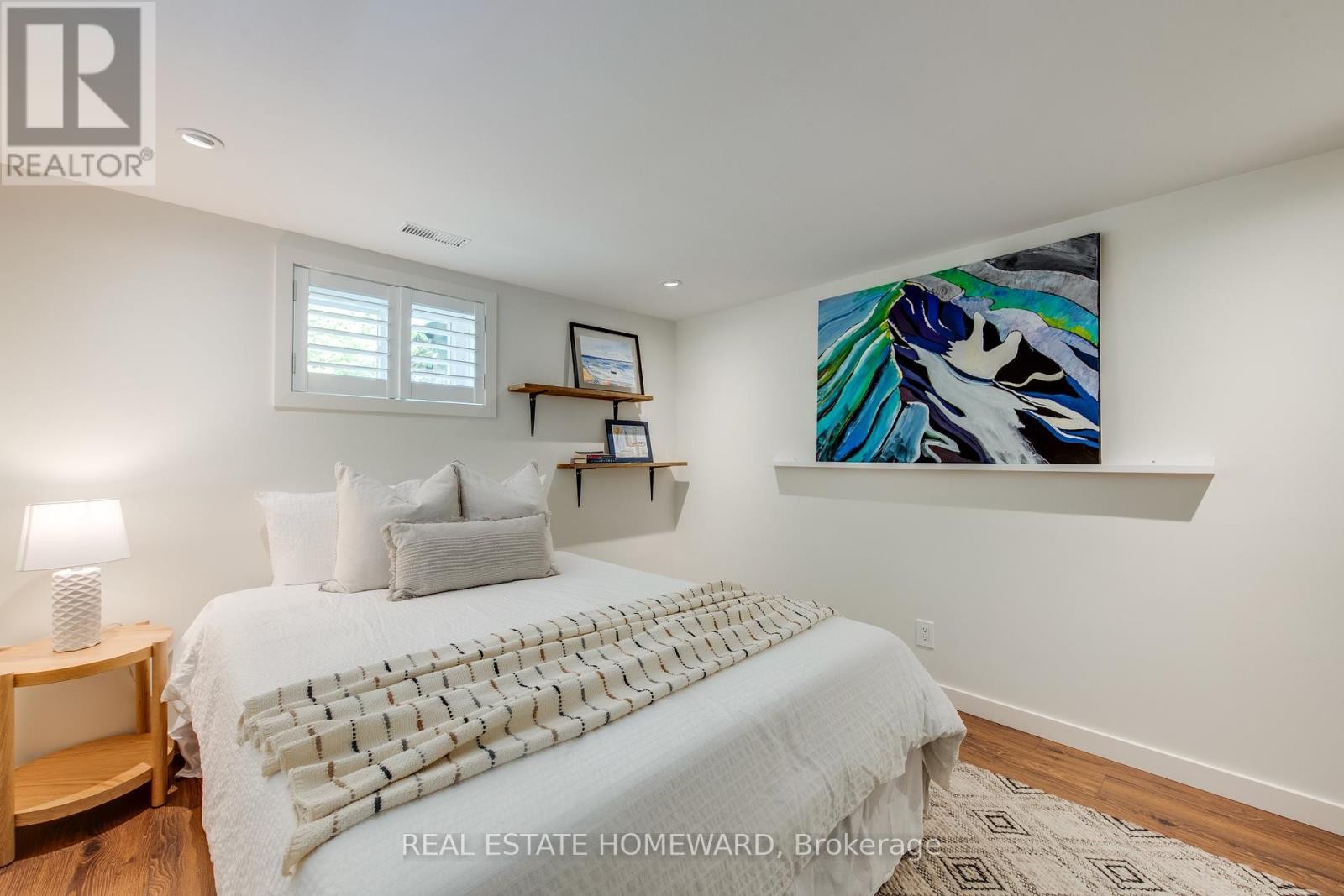 












52 HAREWOOD AVENUE

,
Toronto (Cliffcrest),




Ontario
M1M2R3

