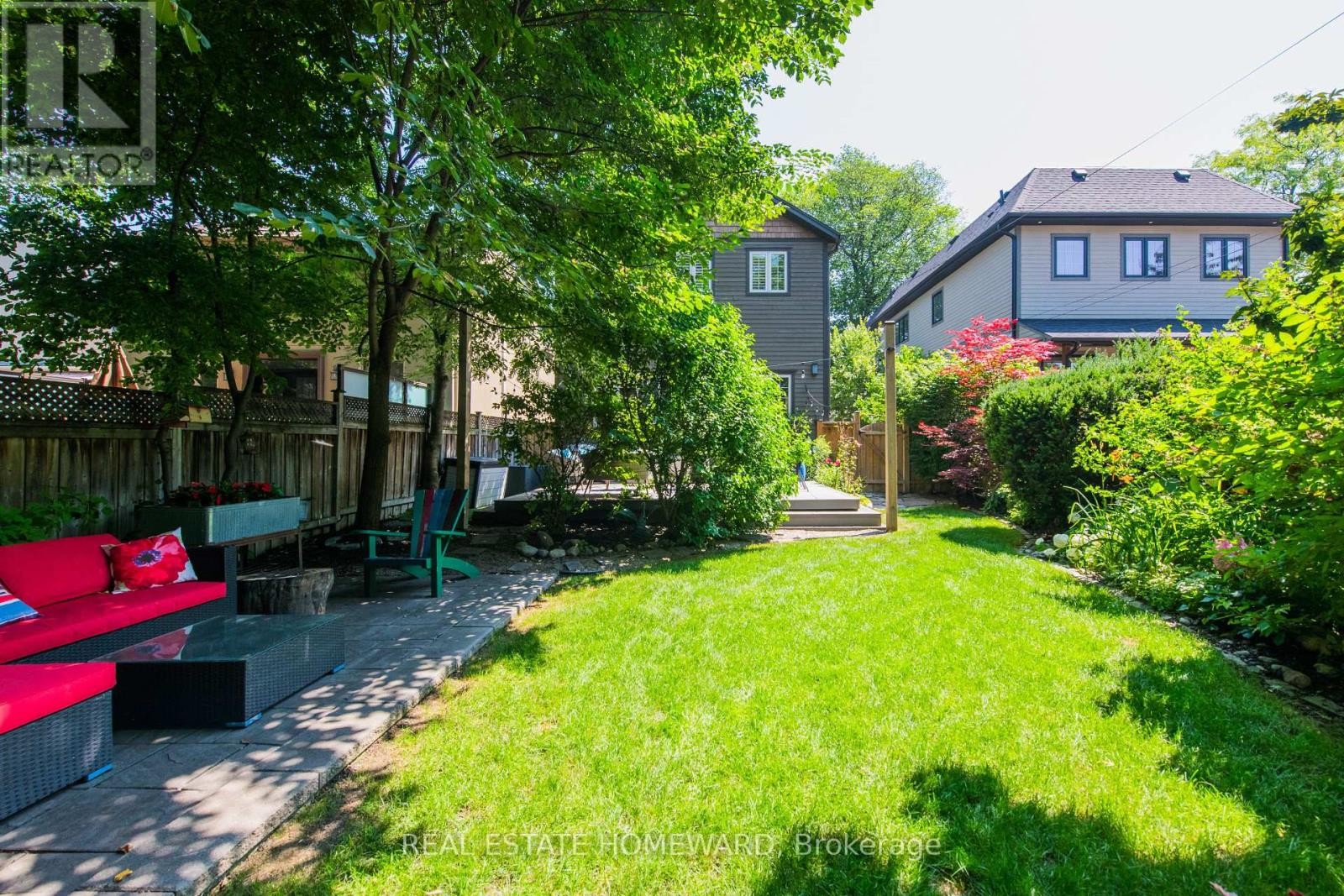 












52 HAREWOOD AVENUE

,
Toronto (Cliffcrest),




Ontario
M1M2R3

