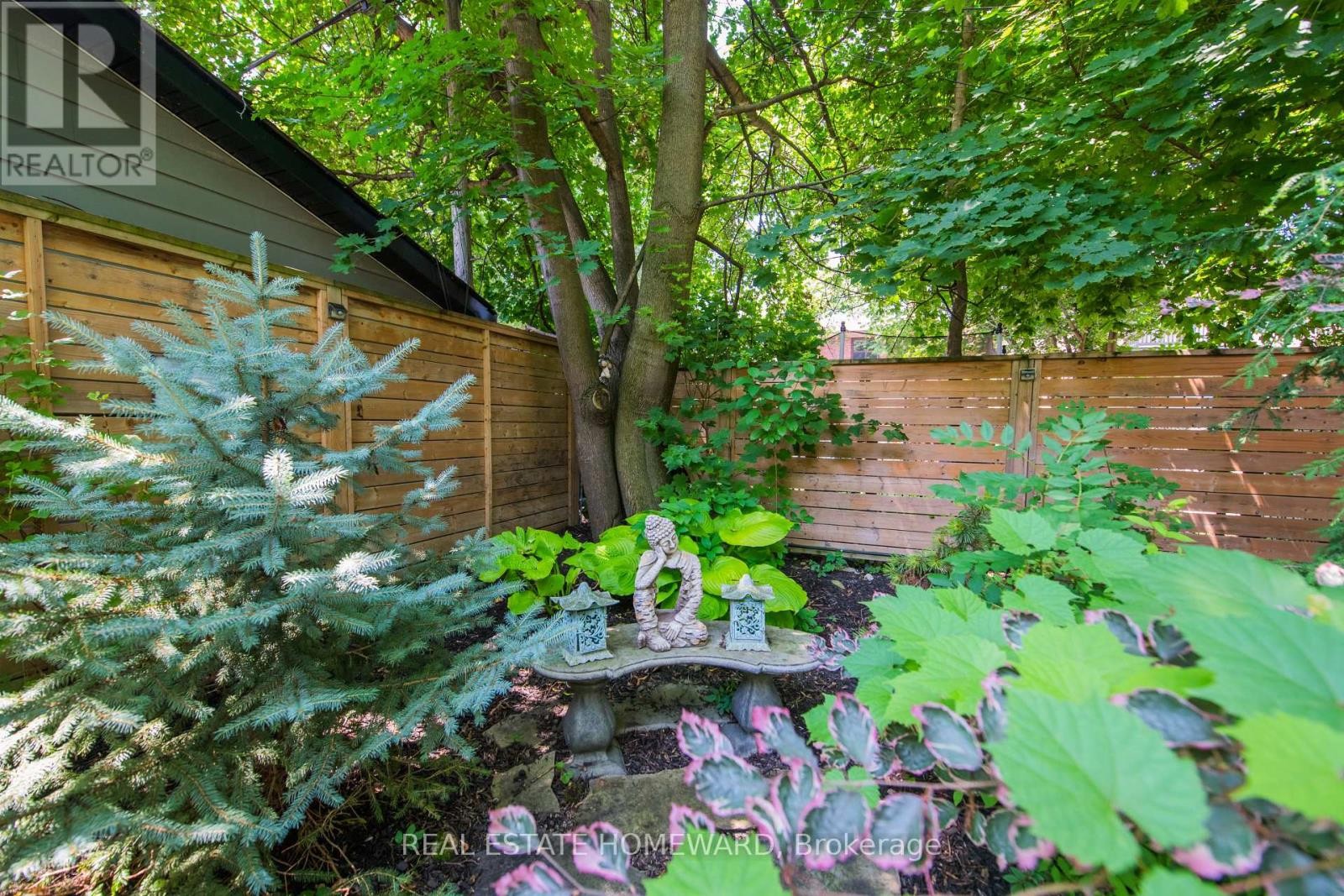 












52 HAREWOOD AVENUE

,
Toronto (Cliffcrest),




Ontario
M1M2R3

