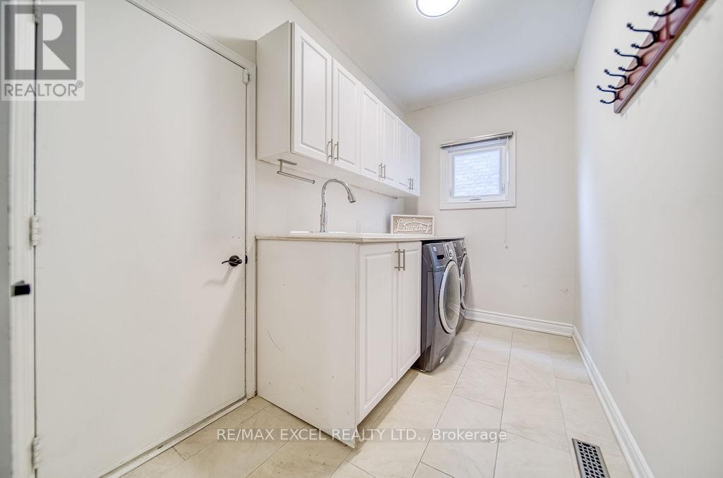 












1619 AMBERLEA ROAD

,
Pickering (Amberlea),




Ontario
L1V5P3

