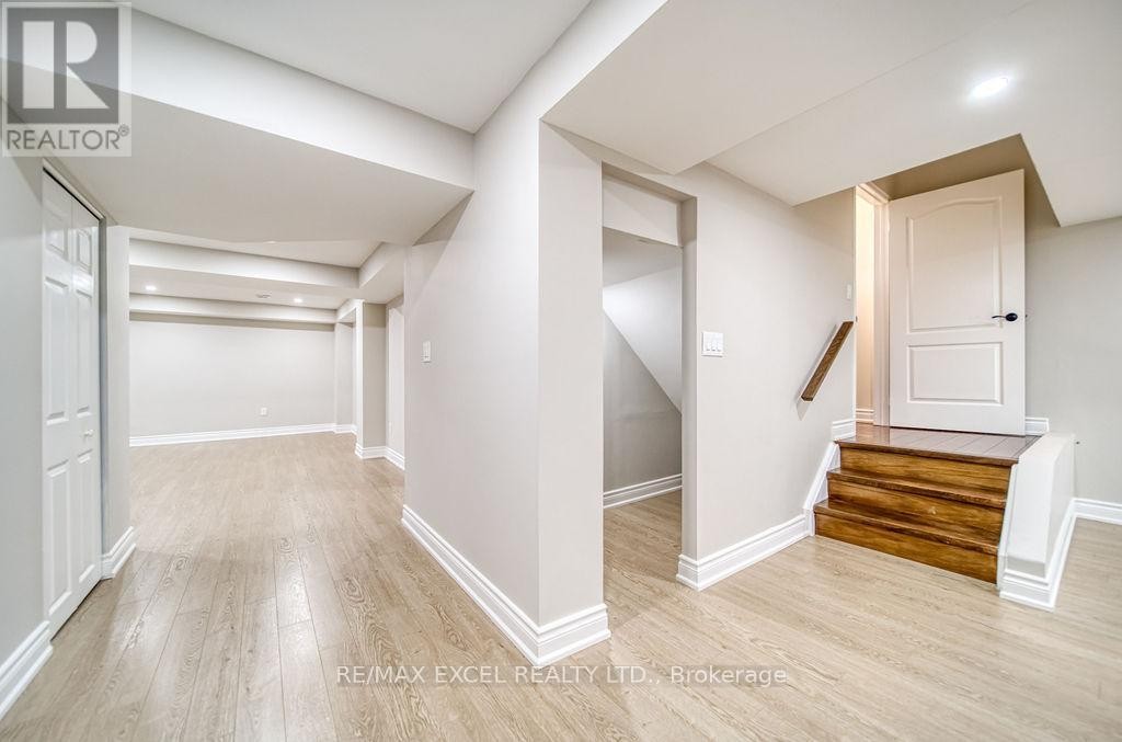 












1619 AMBERLEA ROAD

,
Pickering (Amberlea),




Ontario
L1V5P3

