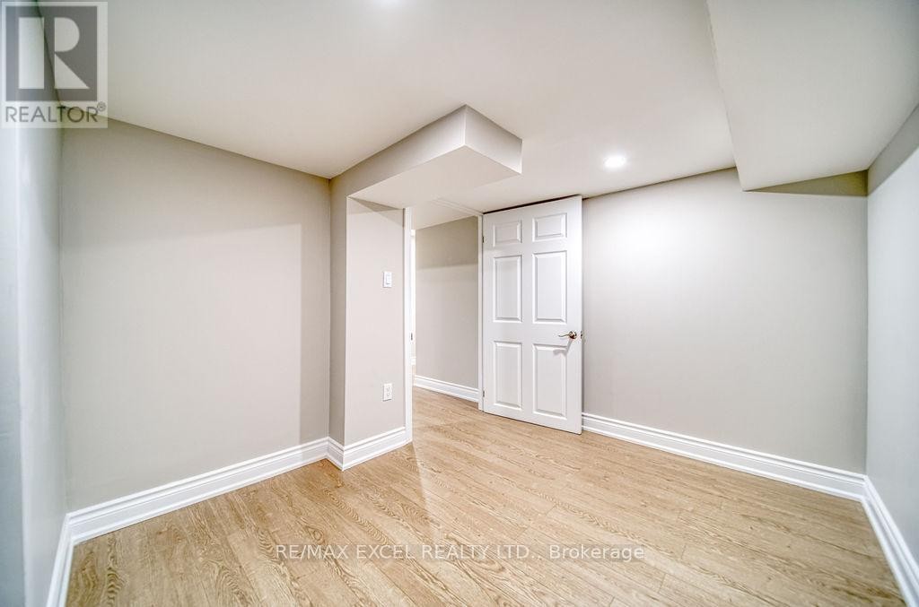 












1619 AMBERLEA ROAD

,
Pickering (Amberlea),




Ontario
L1V5P3

