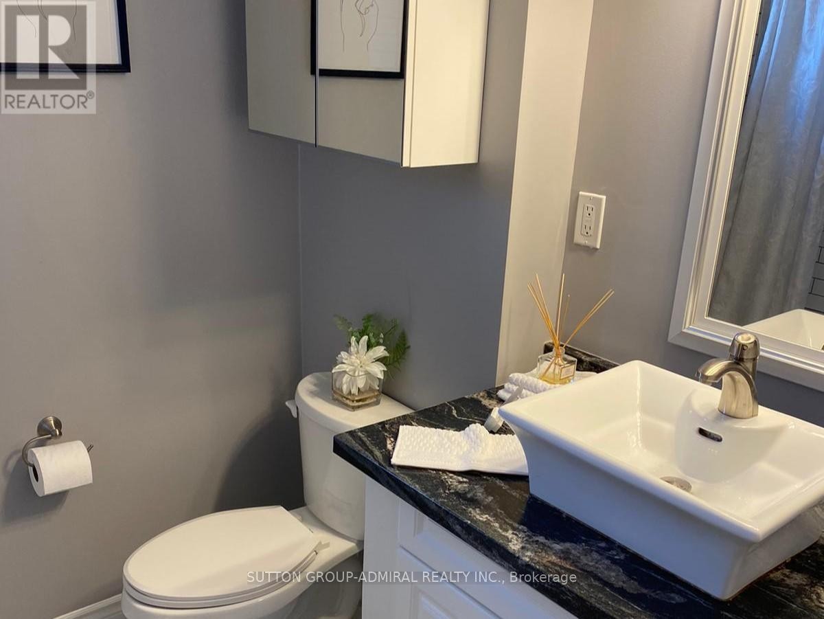 












#MAIN - 876 ANTONIO STREET

,
Pickering (Bay Ridges),




Ontario
L1W1T3

