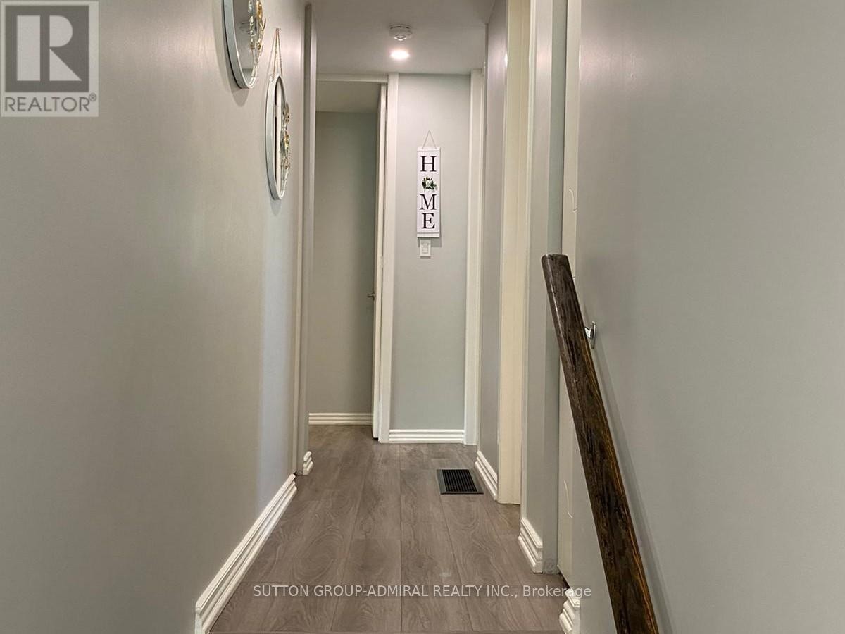 












#MAIN - 876 ANTONIO STREET

,
Pickering (Bay Ridges),




Ontario
L1W1T3

