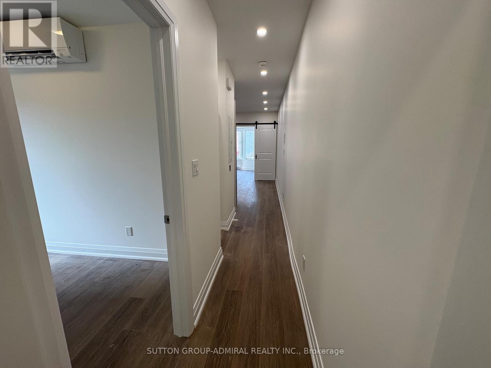 












2B - 673 DANFORTH AVENUE

,
Toronto (Blake-Jones),




Ontario
M4J1L2

