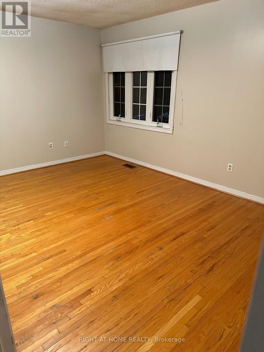 












58 PARK STREET

,
Toronto (Birchcliffe-Cliffside),




Ontario
M1N2N7

