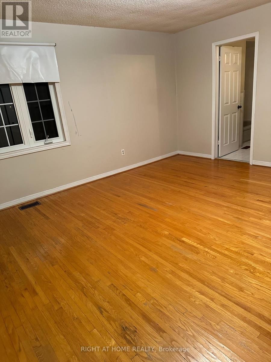 












58 PARK STREET

,
Toronto (Birchcliffe-Cliffside),




Ontario
M1N2N7

