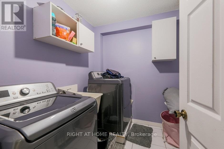 












58 PARK STREET

,
Toronto (Birchcliffe-Cliffside),




Ontario
M1N2N7

