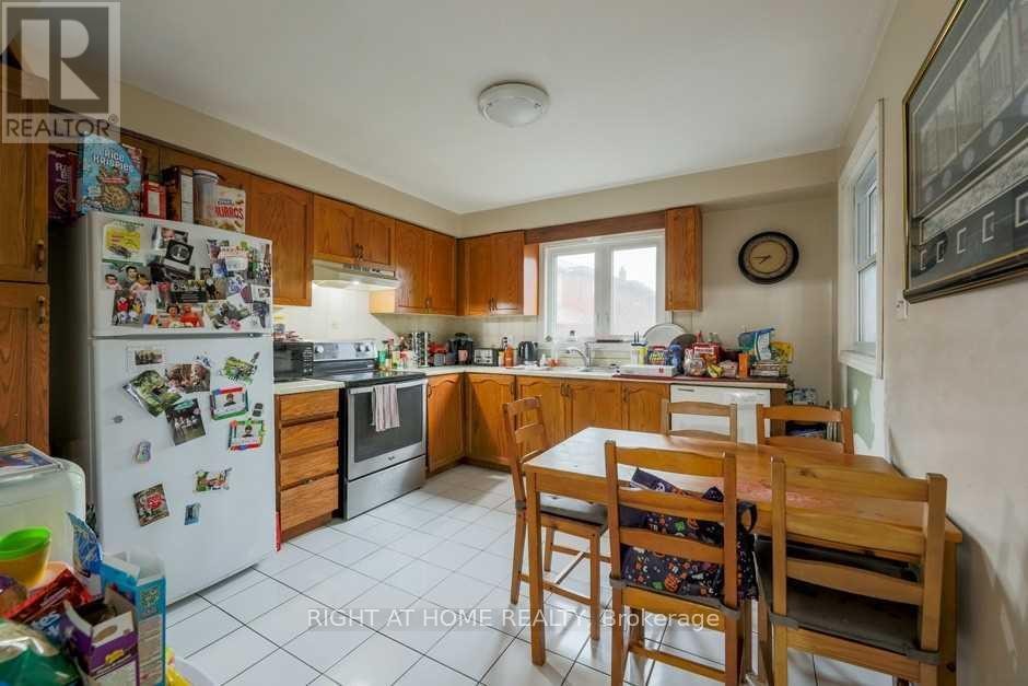 












58 PARK STREET

,
Toronto (Birchcliffe-Cliffside),




Ontario
M1N2N7

